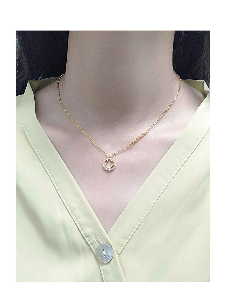 Smiley Face Necklace Color Gold